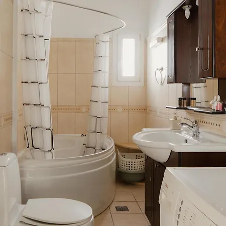 Eros Villa *
